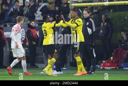 Firo : 01/22/2023, football, 1st ligue, 1st Bundesliga, Saison 2022/2023, BVB, Borussia Dortmund - FCA, FC Augsburg Sébastien HALLER, BVB vient pour MOUKOKO Banque D'Images