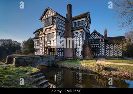 Little Moreton Hall, Scholar Green, près de Congleton, Cheshire, Angleterre, ROYAUME-UNI Banque D'Images