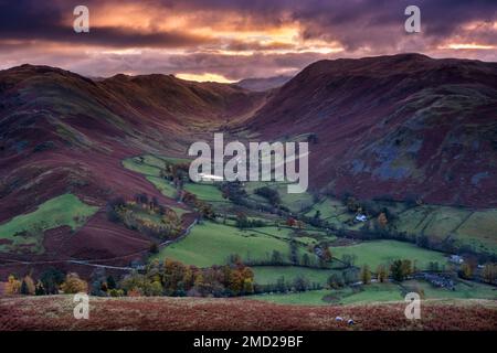 La vallée de Boredale, place Fell et Beda Fell en automne, Martindale Common, Lake District National Park, Cumbria, Angleterre, Royaume-Uni Banque D'Images