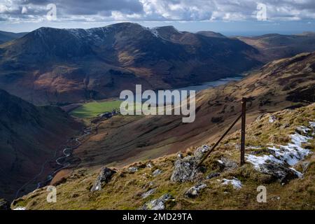 Honister Pass, Buttermere et High Stile de Dale Head, Lake District National Park, Cumbria, Angleterre, Royaume-Uni Banque D'Images