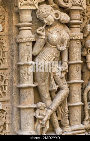 03 04 2019 Nayika Pierre sculptant à Ranki Vav Ranki Vav pas bien Pata Gujarat Inde Asie Banque D'Images