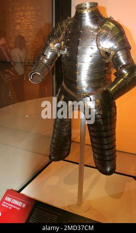 Three-Quarter Armour pensé pour être pour le roi Édouard VI daté 1550 sur l'affichage Tour de Londres Angleterre Royaume-Uni Banque D'Images