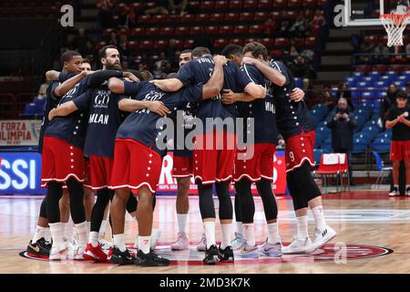Milan, Italie, Italie. 20th janvier 2023. Italie, Milan, jan 20 2023: L'équipe d'Armani Milan entre sur le terrain pendant le match de basket-ball EA7 Emporio Armani Milan vs Asvel Villeurbanne, Euroligue 2022-2023 round20 (Credit image: © Fabrizio Bertani/Pacific Press via ZUMA Press Wire) USAGE ÉDITORIAL SEULEMENT! Non destiné À un usage commercial ! Banque D'Images