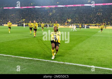 Jamie BYNOE-GITTENS (DO) se réjouit de son objectif à 3:2 pour Borussia Dortmund (A) 4:3, sur 22 janvier 2023 à Dortmund/Allemagne. Banque D'Images