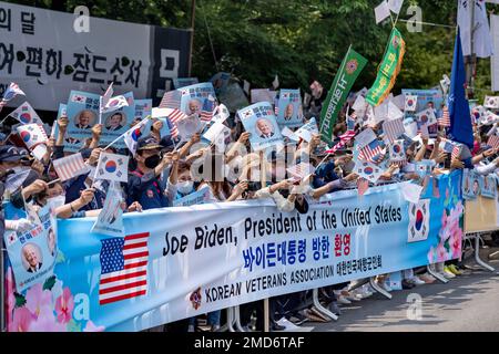 Reportage: Le président Joe Biden quitte le Grand Hyatt Séoul à Séoul, en Corée du Sud, samedi, 21 mai 2022 Banque D'Images