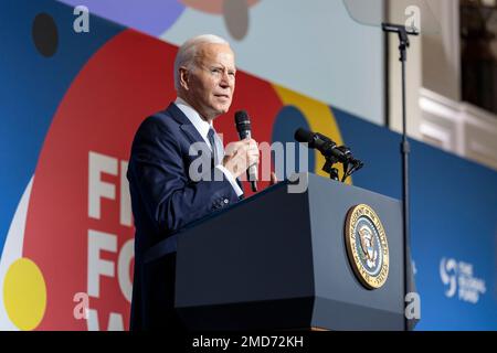 Reportage: Le président Joe Biden prononce une allocution lors de la septième Conférence de reconstitution des ressources du Fonds mondial, mercredi, à 21 septembre 2022, sur Park Avenue à New York Banque D'Images