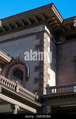 Travail de pierre d'époque sur le manoir victorien Banque D'Images