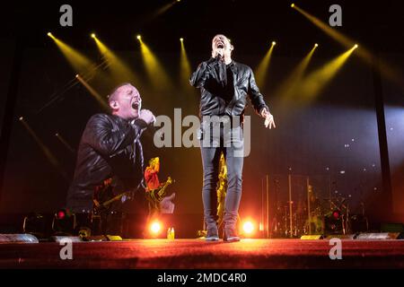 Vérone, Italie. 09th mai 2022. Un groupe pop italien de Moda sur scène lors de leurs spectacles live pour Buona Fortuna Live Tour le 9th mai 2022 à Arena di Verona à Vérone, Italie (photo de Roberto Tommasini/NurPhoto) Credit: NurPhoto SRL/Alay Live News Banque D'Images