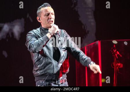 Vérone, Italie. 09th mai 2022. Un groupe pop italien de Moda sur scène lors de leurs spectacles live pour Buona Fortuna Live Tour le 9th mai 2022 à Arena di Verona à Vérone, Italie (photo de Roberto Tommasini/NurPhoto) Credit: NurPhoto SRL/Alay Live News Banque D'Images