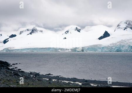 L'évolution des modèles météorologiques dans la région de l'Antarctique provoque de grandes variations des rythmes saisonniers établis et des changements dans l'environnement physique Banque D'Images