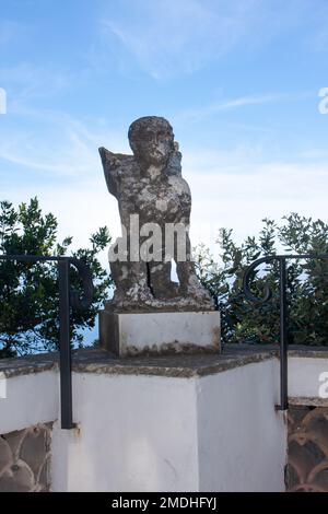 Statue Villa San Michele, Capri, Italie Villa San Michele est le travail de la vie sur l'île de Capri du médecin et auteur suédois Axel Munthe (18 Banque D'Images