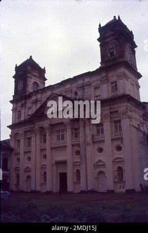 St. L'église de Cajetan, également connue sous le nom d'église de la Divine Providence, est une église de l'archidiocèse catholique romain de Goa et Daman située dans la vieille Goa. L'église a été achevée en 1661 et fait partie du site du patrimoine mondial, des églises et des couvents de Goa. St. Église de Cajetan ... Sans aucun doute l'une des plus belles églises de Goa, ce vieux bâtiment gracieux se dresse dans Old Goa Banque D'Images