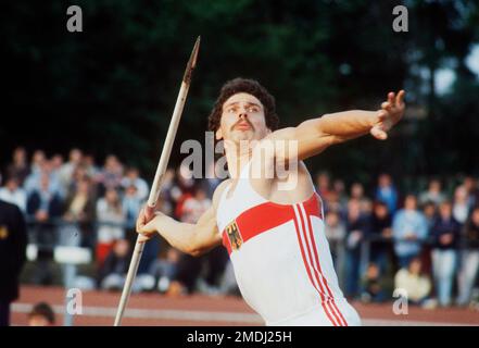 Muelheim, Allemagne. 19th mai 2008. ARCHIVE PHOTO: Juergen Hingsen aura 65 ans sur 25 janvier 2023, Juergen HINGSEN, Allemagne, GER, BRD, athlétisme, athlète de terrain, décathlon, chasseur, lancer javelin lancer lancer le javelot lancer action, photo date inconnue ?SVEN SIMON#Prinzess-Luise-Strasse 41#45479 Muelheim/Ruhr #tél 0208/9413250#fax. 0208/9413260# Postgiro Essen n° 244 293 433 (BLZ 360 100 43) n° www.SvenSimon.net. Credit: dpa/Alay Live News Banque D'Images