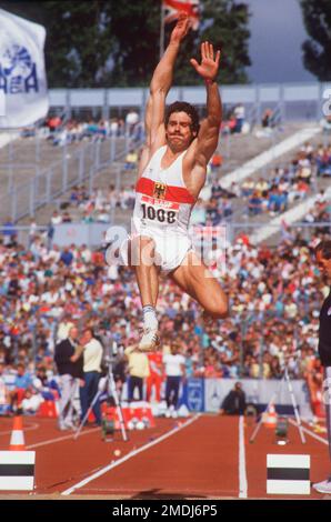 ARCHIVE PHOTO: Juergen Hingsen aura 65 ans sur 25 janvier 2023, Juergen HINGSEN, Allemagne, GER, BRD, athlétisme, athlétisme, décathlon, décathighter, action long jump, 08/26/1986. SVEN SIMON#Prinzess-Luise-Strasse 41#45479 Muelheim/R uhr #tél 0208/9413250#fax. 0208/9413260# Postgiro Essen n° 244 293 433 (BLZ 360 100 43) n° www.SvenSimon.net. Banque D'Images