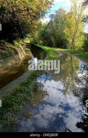 Canal de la Siagne, Alpes Maritimes, 06, Côte d'Azur, France Banque D'Images