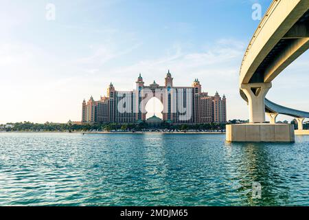 Panorama d'Atlantis The Palm est un hôtel 5 étoiles de luxe à Dubaï, Émirats Arabes Unis. Dubaï, Émirats arabes Unis. 27 novembre 2022. Banque D'Images