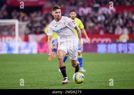 Séville, Espagne. 21st, janvier 2023. Gonzalo Montiel (2) du FC Sevilla vu pendant le match LaLiga Santander entre le FC Sevilla et Cadix à l'Estadio Ramon Sanchez Pizjuan à Séville. (Crédit photo: Gonzales photo - Jesus Ruiz Medina). Banque D'Images