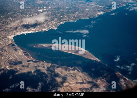 Vue aérienne de la baie El Fangar du Delta de l'Ebre (Delta del Ebre) à Tarragone, Catalogne, Espagne Banque D'Images