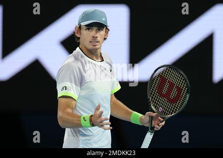 Melbourne, Australie. 23rd janvier 2023. Alex de Minaur, de l'Australie, réagit contre Novak Djokovic, de la Serbie Round of 4, Day 8 à l'Open de tennis australien 2023 à Rod laver Arena, Melbourne, Australie, le 23 janvier 2023. Photo de Peter Dovgan. Utilisation éditoriale uniquement, licence requise pour une utilisation commerciale. Aucune utilisation dans les Paris, les jeux ou les publications d'un seul club/ligue/joueur. Crédit : UK Sports pics Ltd/Alay Live News Banque D'Images