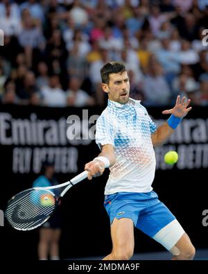 23 janvier 2023: 4th semences NOVAK DJOKOVIC de Serbie en action contre 22nd semences ALEX DE MINAUR d'Australie sur Rod laver Arena dans un match de singles hommes 4th le jour 8 de l'Open d'Australie 2023 à Melbourne, en Australie. Sydney Low/Cal Sport Media Banque D'Images