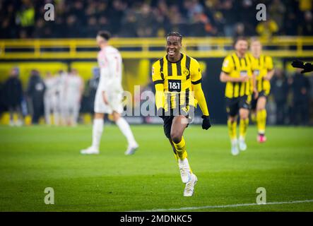 Dortmund, Allemagne. 22nd janvier 2023. Célébration du but: Jamie Bynoe-Gittens (BVB) Borussia Dortmund - FC Augsburg Bundesliga 22.01.2023 crédit: Moritz Banque D'Images