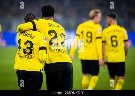 Dortmund, Allemagne. 22nd janvier 2023. Célébration du but : Jamie Bynoe-Gittens (BVB) Jude Bellingham (BVB) Borussia Dortmund - FC Augsburg Bundesliga 22,01 Banque D'Images