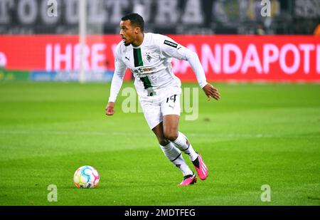 Bundesliga, Borussia Park Mönchengladbach: Borussia Mönchengladbach vs Bayer Leverkusen; Alassane plaidoyer Banque D'Images