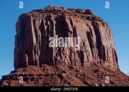 Monument Valley est un symbole emblématique du sud-ouest américain, qui abrite la nation Navajo. Banque D'Images