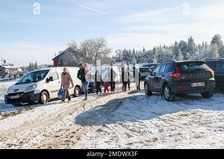 20230121 - BARAQUE-FRAITURE : forte affinité de touristique de principe néerlandophone à la Barque Fraiture suite aux chutes de neige. - Fort affuen Banque D'Images