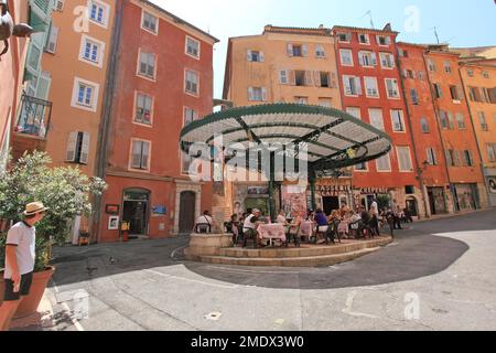 Grasse, place de la Poissonnerie, Alpes Maritimes, Côte d'Azur, Côte d'Azur Banque D'Images