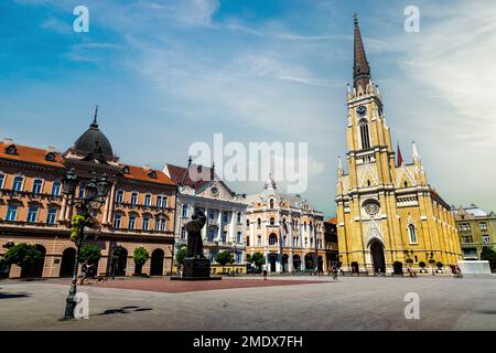 Place Novi Sad et vue sur la rue architecturale, région de Voïvodine. Serbie. Banque D'Images