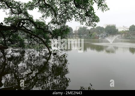 Lac Hoàn Kiếm (Lac Sword), Hanoï, Hà Nội, Vietnam, Asie Banque D'Images