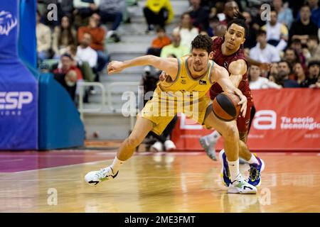 ORIOL PAULÍ et TRAVIS TRICE se battent pour le ballon pendant le match, pendant le match de coupe, UCAM Murcia CB vs BARÇA, ACB, ligue de basket-ball Endesa, Bas Banque D'Images