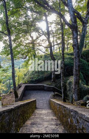 Escalier vide à Sasso Spicco Banque D'Images