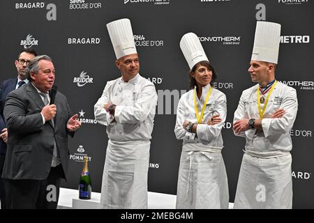 Directeur général des événements GL Olivier Ginon, Jérôme Bocuse, Dominique Crenn, Davy Tissot lors de la cérémonie de remise des prix du Bocuse d ou finale 2023 devant le SIRHA à Lyon, France sur 23 janvier 2023. Photo de Julien Reynaud/APS-Medias/ABACAPRESS.COM Banque D'Images