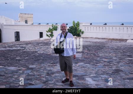 Homme blanc touriste au Ghana, Afrique Banque D'Images