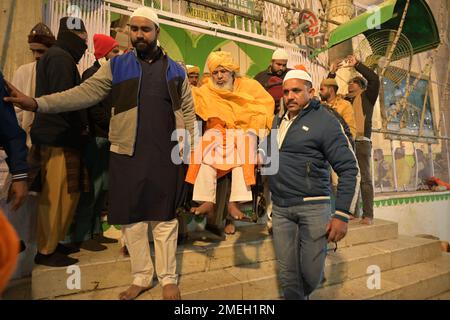 Ajmer, Rajasthan, Inde. 24th janvier 2023. Dargah Dewan (chef spirituel) Syed Zainul Abideen pendant Mehfil et Khusl Ki Rasam pendant l'Urs annuel à Ajmer. (Credit image: © Shaukat Ahmed/Pacific Press via ZUMA Press Wire) USAGE ÉDITORIAL SEULEMENT! Non destiné À un usage commercial ! Crédit : ZUMA Press, Inc./Alay Live News Banque D'Images