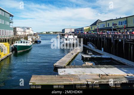 Vue sur les bateaux à homard dans le port de Portland, Casco Bay, Maine, États-Unis. Banque D'Images