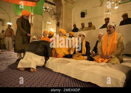 Ajmer, Rajasthan, Inde. 24th janvier 2023. Dargah Dewan (chef spirituel) Syed Zainul Abideen pendant Mehfil et Khusl Ki Rasam pendant l'Urs annuel à Ajmer. (Credit image: © Shaukat Ahmed/Pacific Press via ZUMA Press Wire) USAGE ÉDITORIAL SEULEMENT! Non destiné À un usage commercial ! Crédit : ZUMA Press, Inc./Alay Live News Banque D'Images