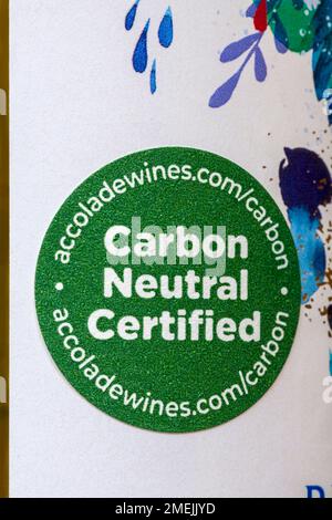 Autocollant carbone neutre certifié sur la bouteille de vin Echo Falls Pinot Grigio italien vendu au Royaume-Uni Banque D'Images