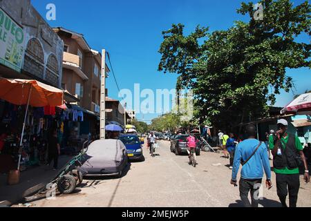 Rue vintage à Banjul, Gambie, Afrique de l'Ouest Banque D'Images