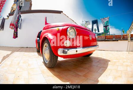 24 avril 2022- Sorrento Italie ancienne voiture Fiat au musée Sophia Loren Banque D'Images