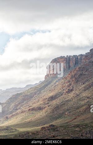 Vue sur la montagne Wolfberg et les fissures dans l'ouest du Cap Cederberg Banque D'Images