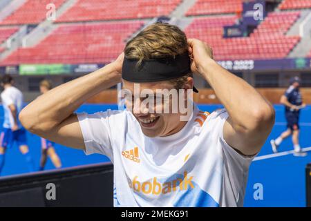 BHUBANESWAR - Derck de Vilder (NED) pendant l'entraînement menant à la quart de finale de la coupe du monde de hockey en Inde. ANP WILLEM VERNES pays-bas - belgique sortie Banque D'Images