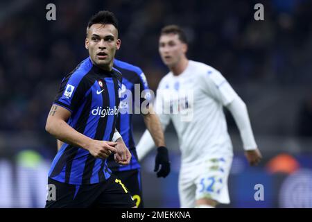 Milan, Italie. 23rd janvier 2023. Lautaro Martinez du FC Internazionale regarde pendant la série Un match entre le FC Internazionale et le FC Empoli au Stadio Giuseppe Meazza sur 23 janvier 2023 à Milan Italie . Credit: Marco Canoniero / Alamy Live News Banque D'Images