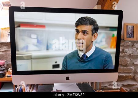 Premier ministre britannique, PM. Rishi Sunak parle du programme de nouvelles écran d'ordinateur discutant de la question fiscale de Nadim Zahawi 24 janvier 2023 Banque D'Images