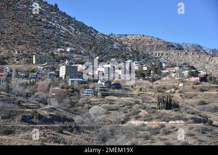 Jerome, AZ. Aux Etats-Unis Mai 18, 2018. Un monument historique national 1967, Jerome's Cleopatra hill tunnel/boom minier de cuivre à ciel ouvert buste 1890 à 1950. Banque D'Images