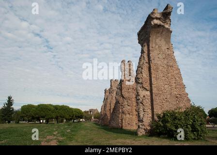 France, Var, Fréjus, aqueduc romain Banque D'Images