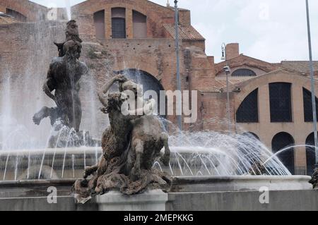 Italie, Latium, Rome, Esquiline Hill, Piazza della Repubblica, Terme di Diocleziano sur la Piazza Banque D'Images