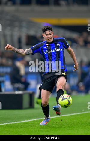 Milan, Italie. 23rd, janvier 2023. Alessandro Bastoni (95) d'Inter vu dans la série Un match entre Inter et Empoli à Giuseppe Meazza à Milan. (Crédit photo: Gonzales photo - Tommaso Fimiano). Banque D'Images